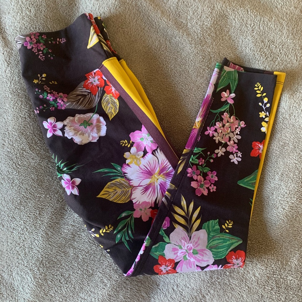 NWT Calvin Klein High Waisted Leggings
